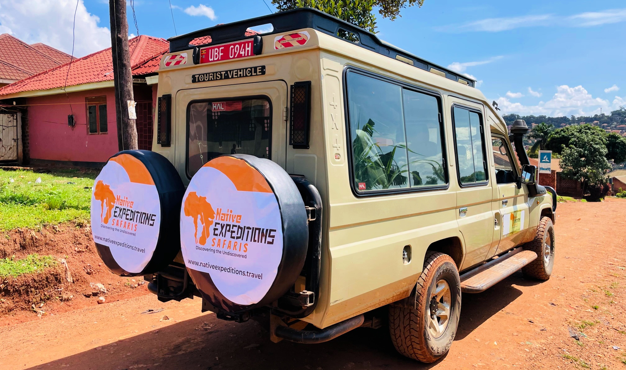 image_native_expeditions_tour_vehicle